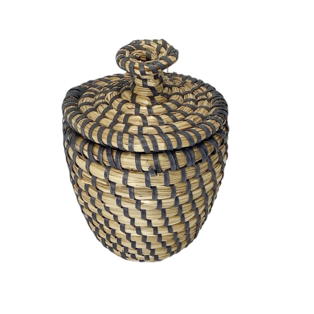 💚 Boho Woven Sweetgrass Basket with Lid